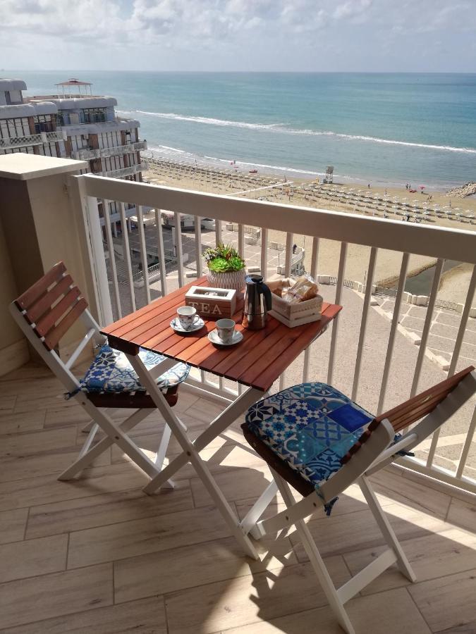 La Terrazza Sul Tirreno Appartement Nettuno Buitenkant foto